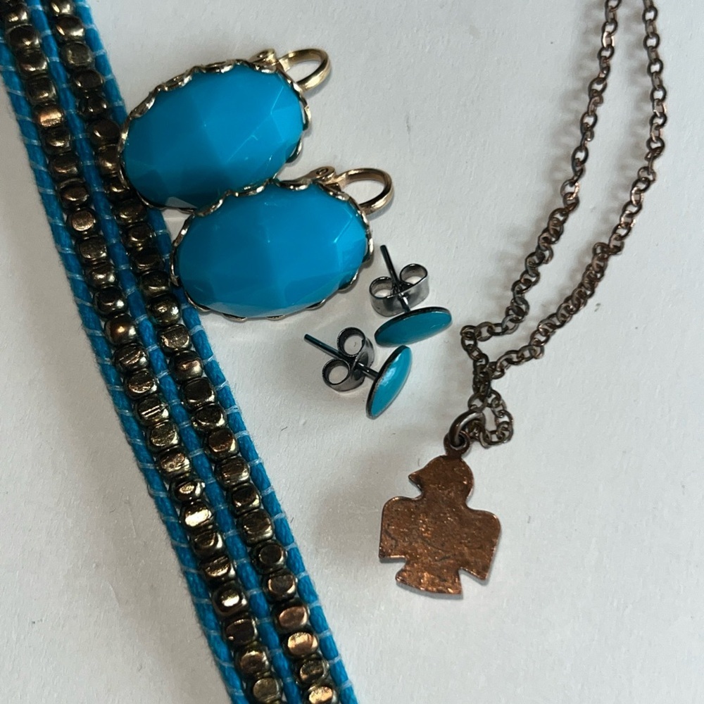 Vintage Petite Turquoise Copper Thunderbird Necklace & Coordinating Accessories - Picture 12 of 13